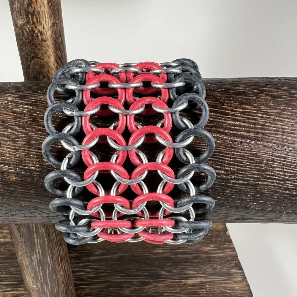 Chainmaille Cuff Bracelet Set - Black & Red Interwoven Rings Stretchy - Picture 3 of 3